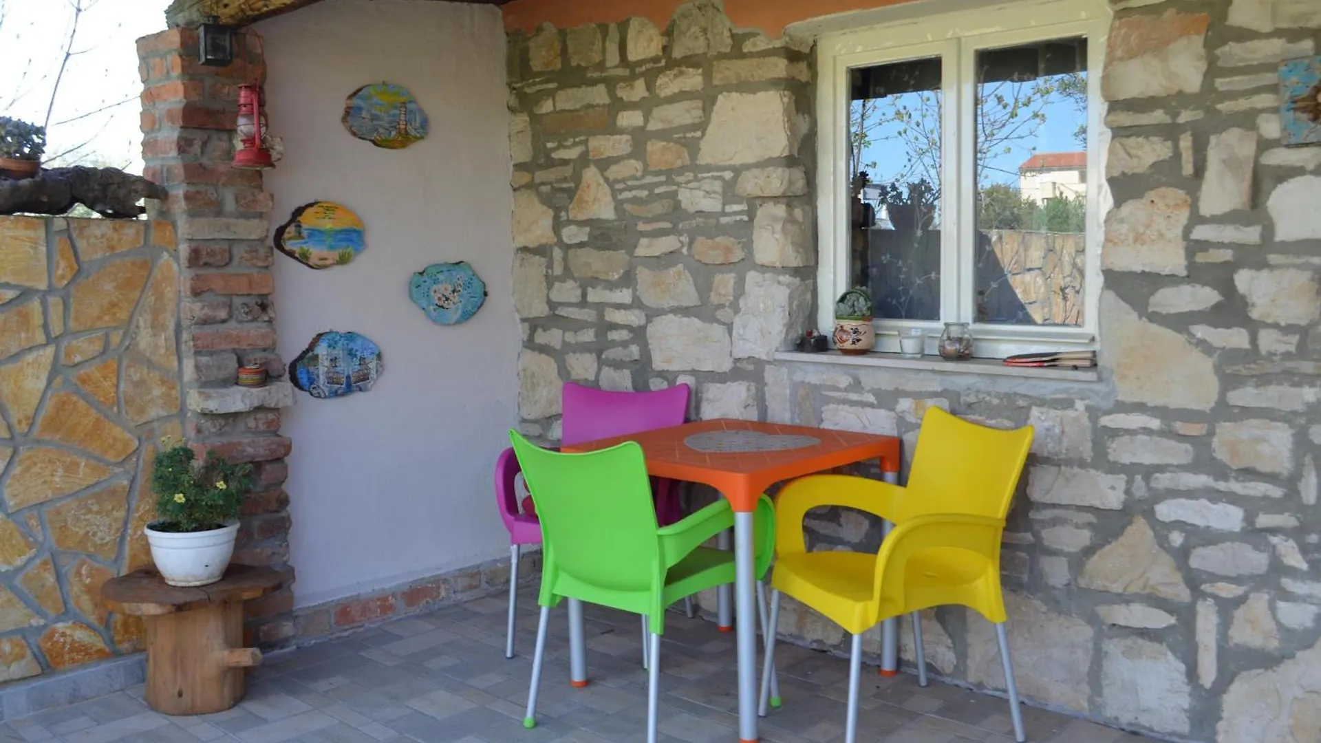 Retro Apartment In Nature Pula