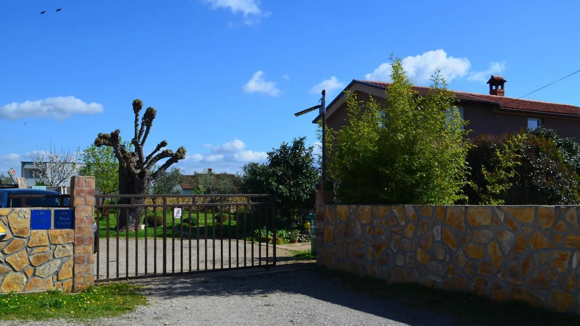 Retro Apartment In Nature Pula Croatia