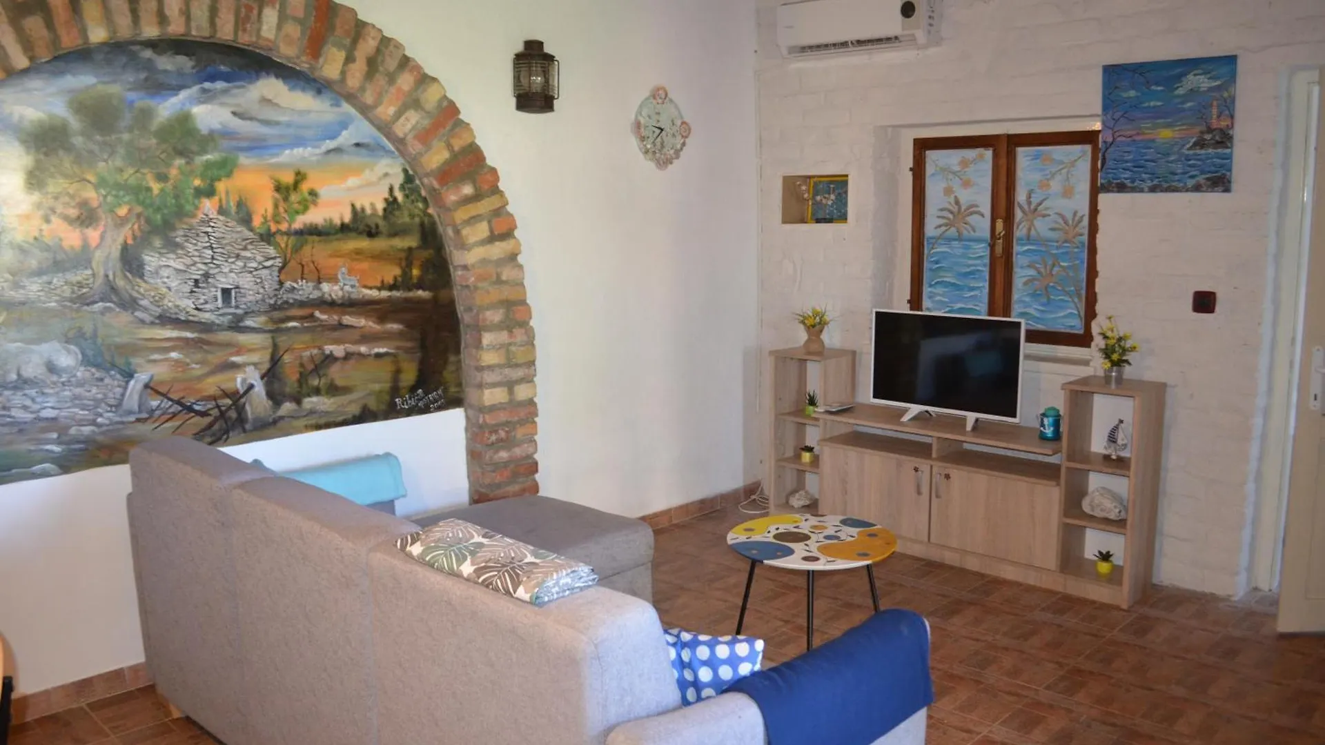 Retro Apartment In Nature Pula
