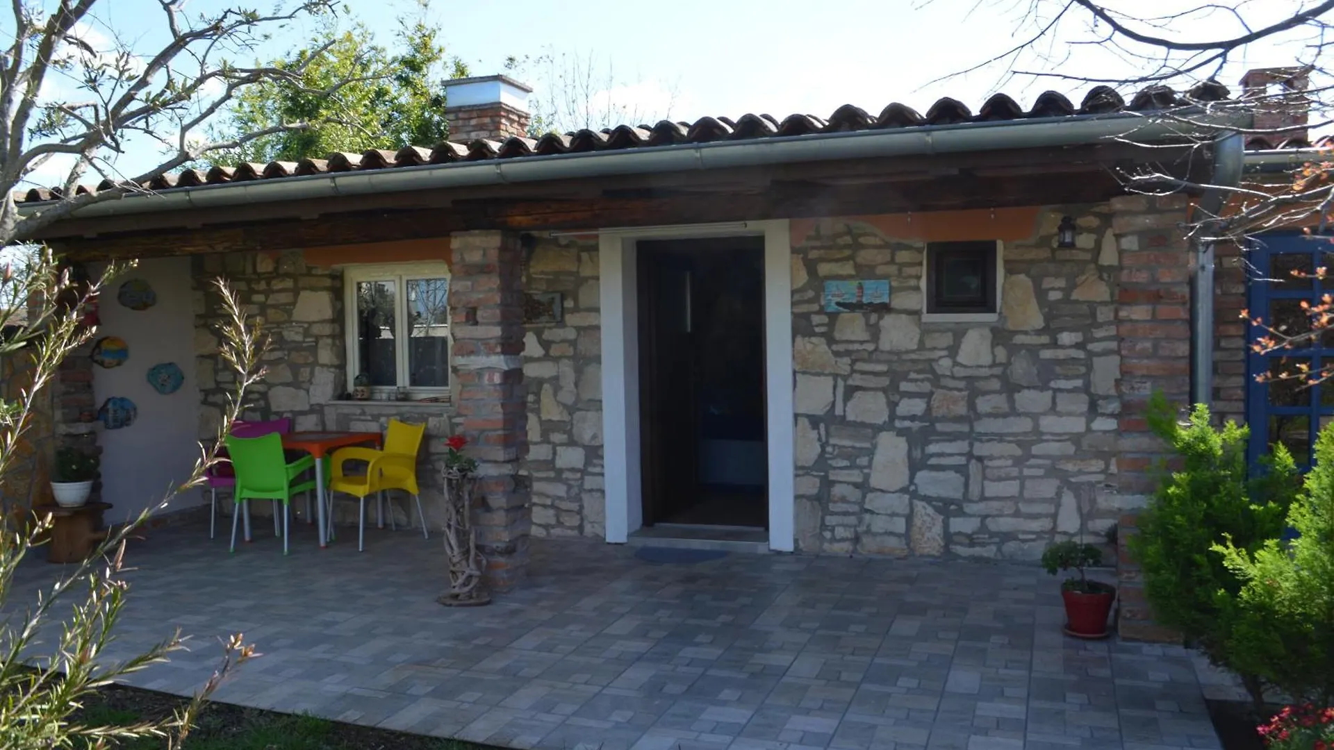 Retro Apartment In Nature Pula