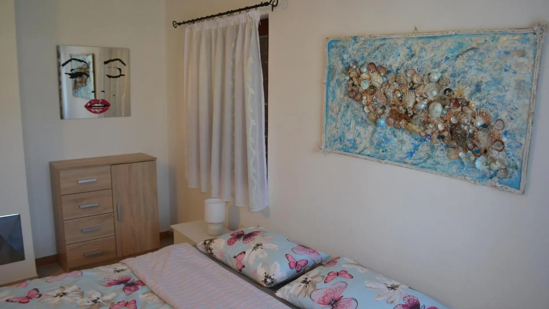 Retro Apartment In Nature Pula